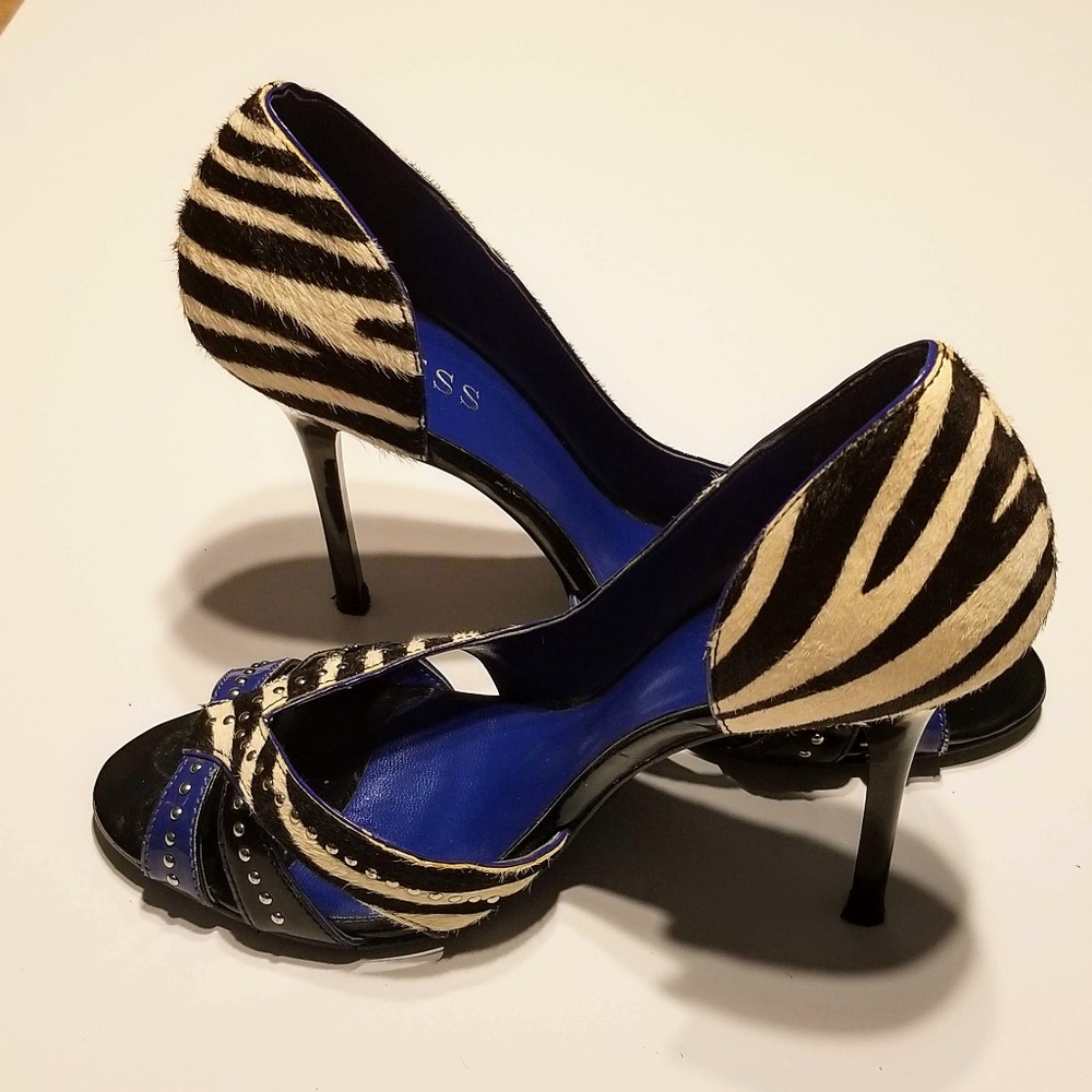Guess Erinna 2 Open Toed Zebra Print Heels Sz 6.5